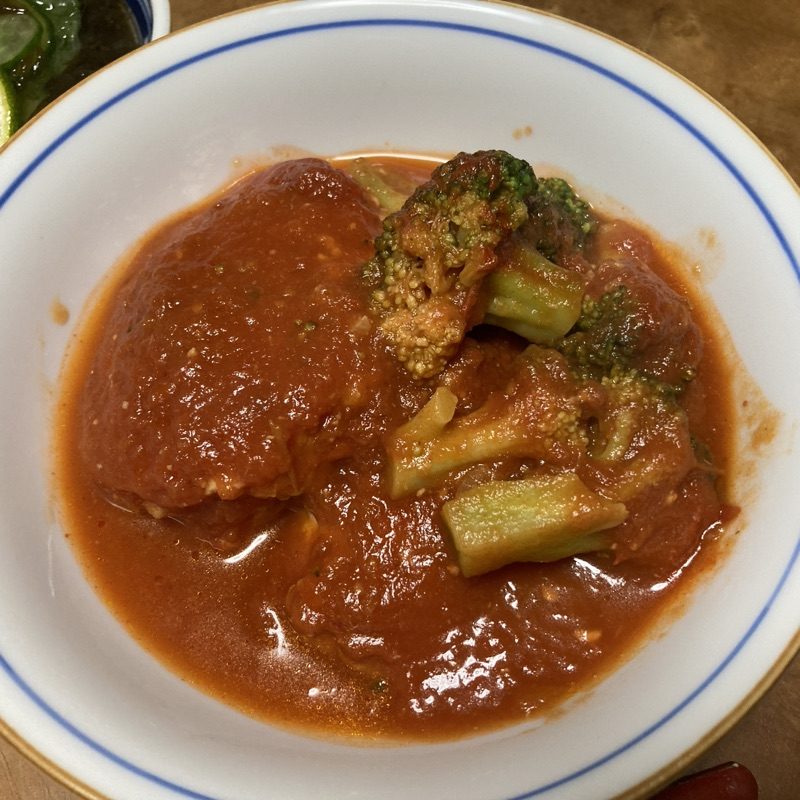 10/29の献立 煮込みハンバーグ写真