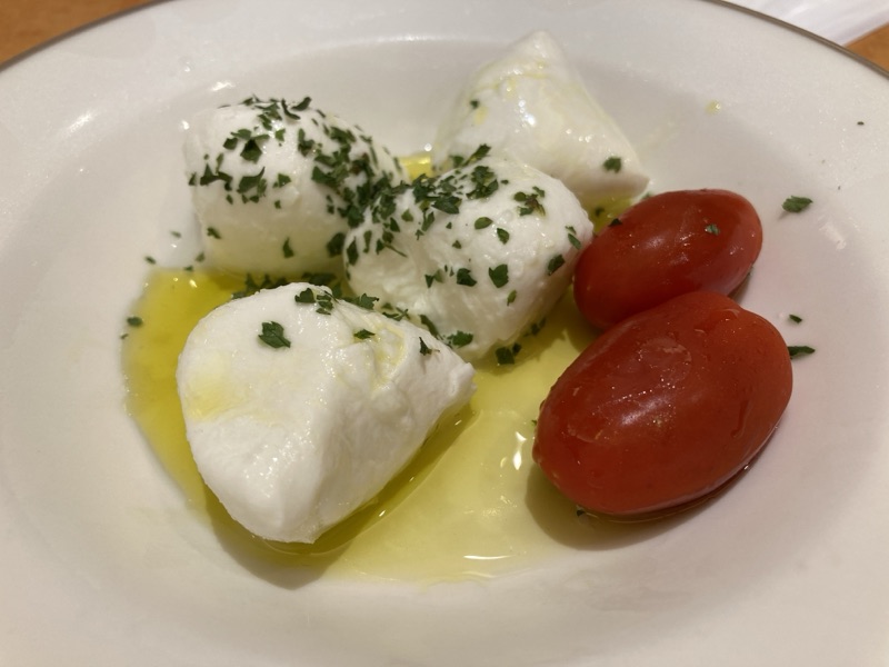 サイゼリアのカプレーゼの写真